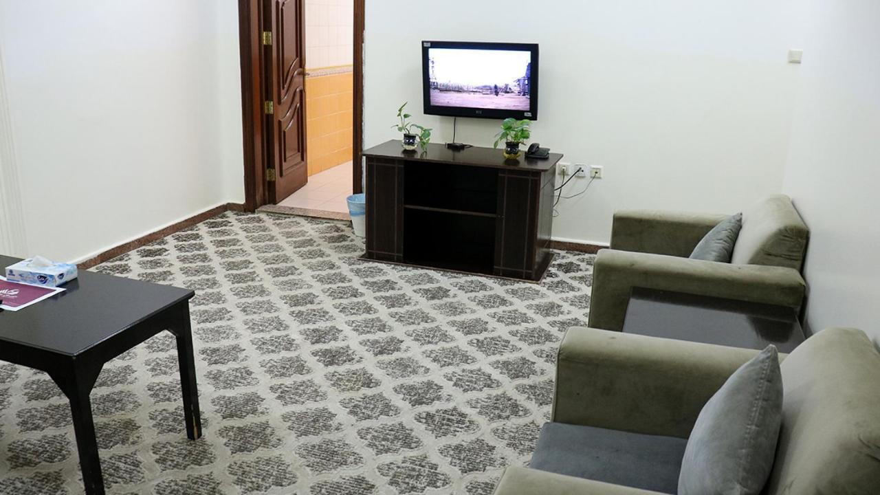Al Farhan Hotel Suites Riade Exterior foto