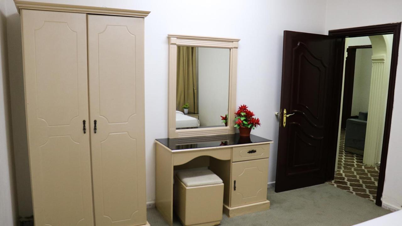 Al Farhan Hotel Suites Riade Exterior foto