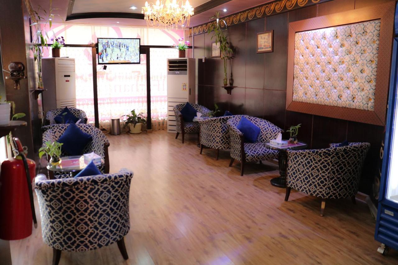 Al Farhan Hotel Suites Riade Exterior foto