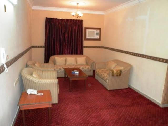 Al Farhan Hotel Suites Riade Exterior foto